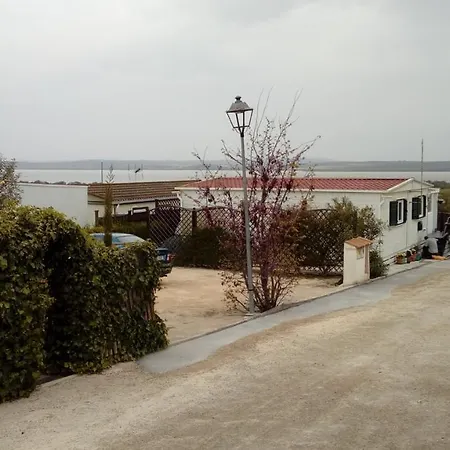 Flamenco Parque, Calle Campillos 90 Chalet *